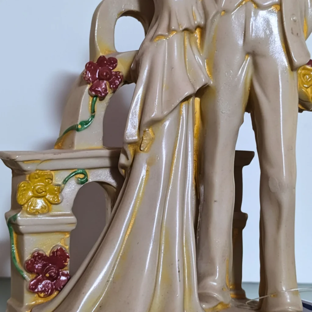 Anniversary Couple on Date Showpiece- Saadhya Mart Closeup View