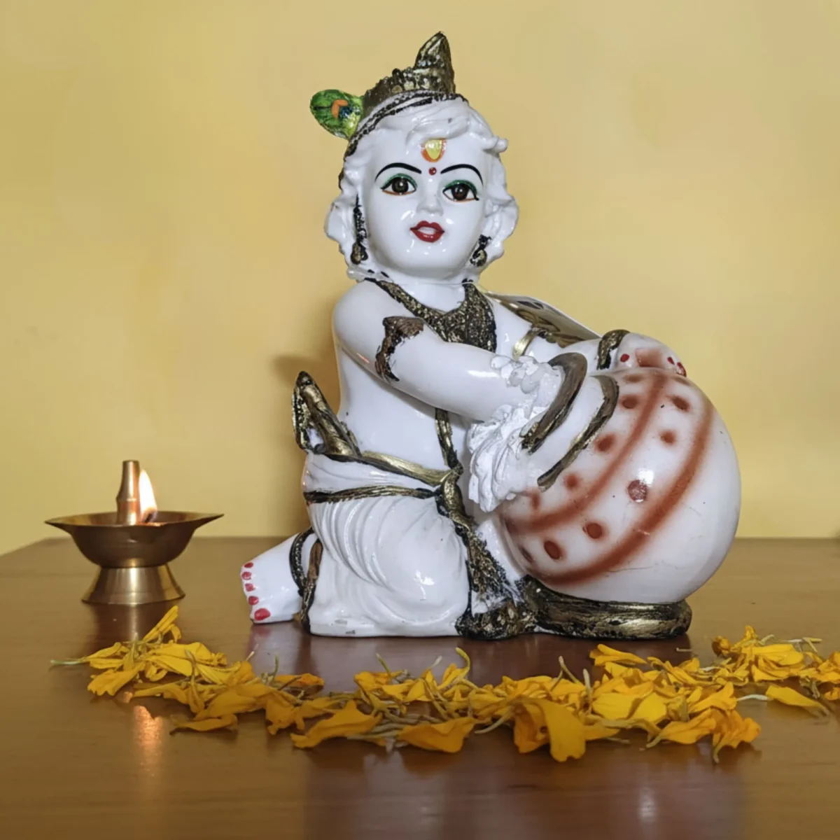 White Makhan Chor Idol- Saadhya Mart Live View